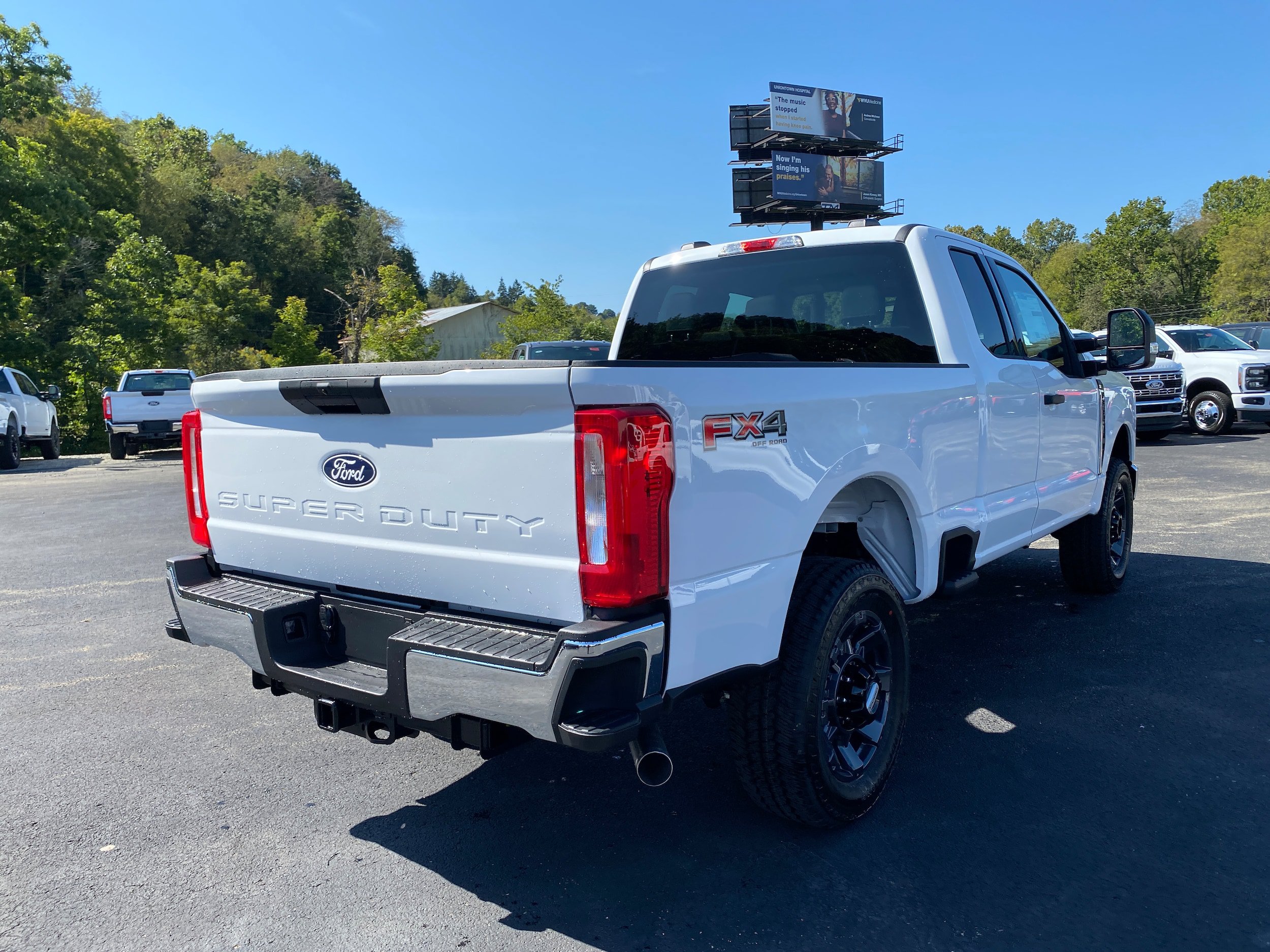 New 2027 Ford F350 XLT w/ FX4 Off-Road Package AWD/4WD image 11
