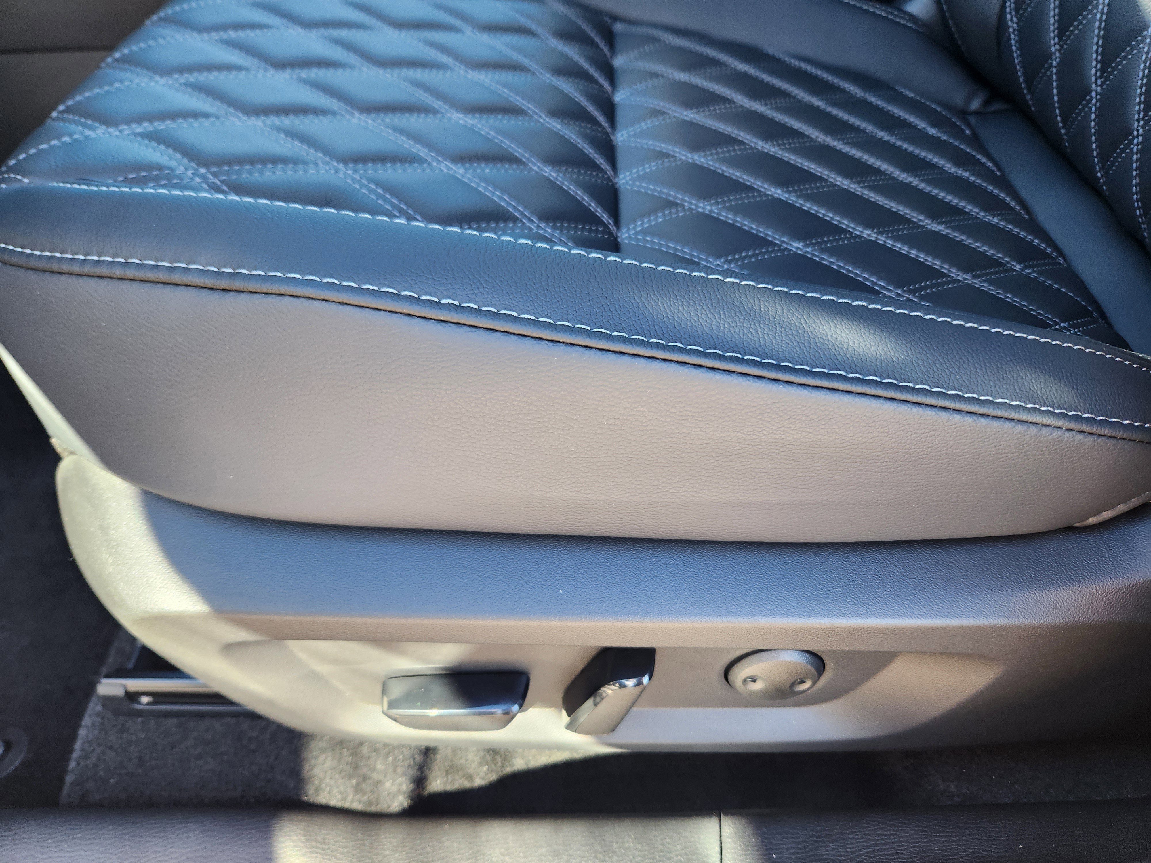 New 2025 Mitsubishi Outlander SEL image 18