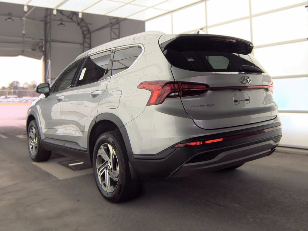 Used 2023 Hyundai Santa Fe SEL w/ Winter Weather Package AWD/4WD image 4