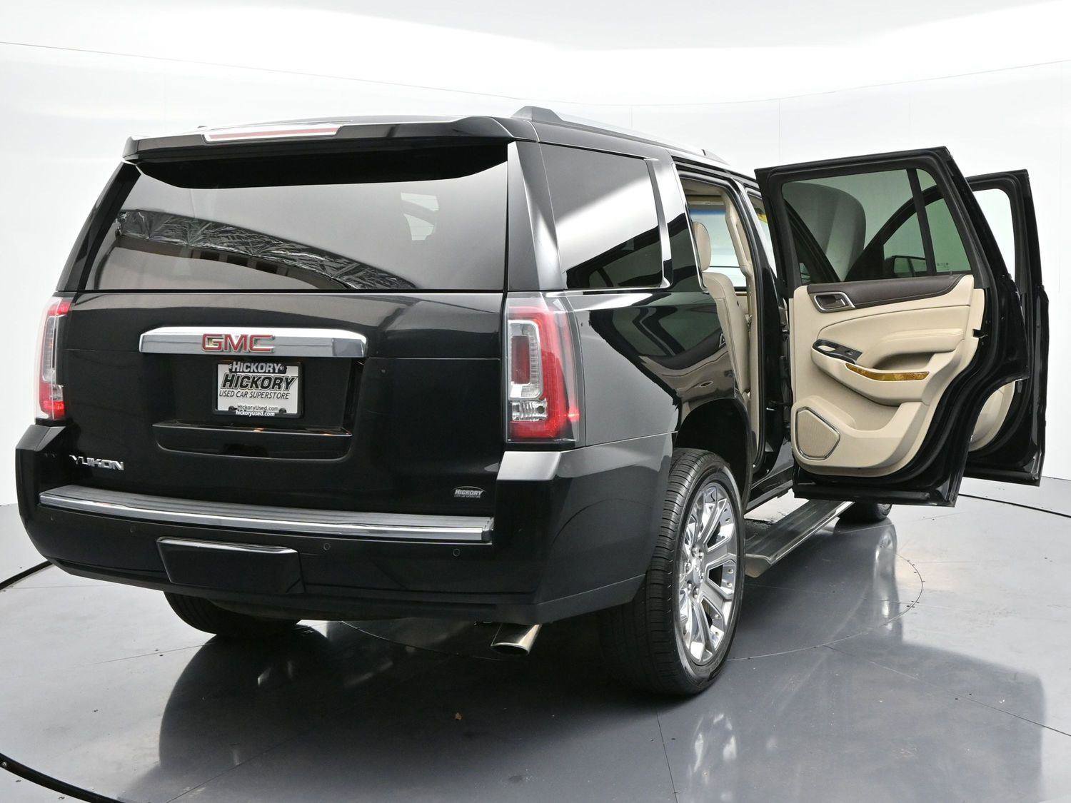 Used 2017 GMC Yukon Denali image 46