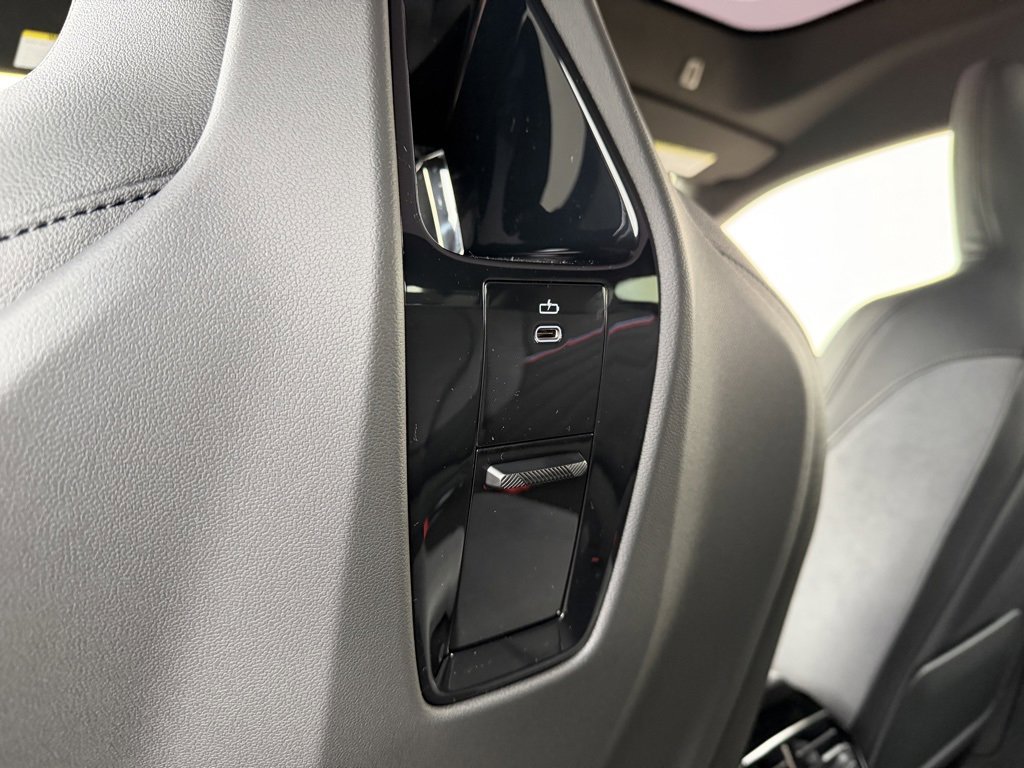 New 2026 BMW iX xDrive45 w/ M Sport Package image 38