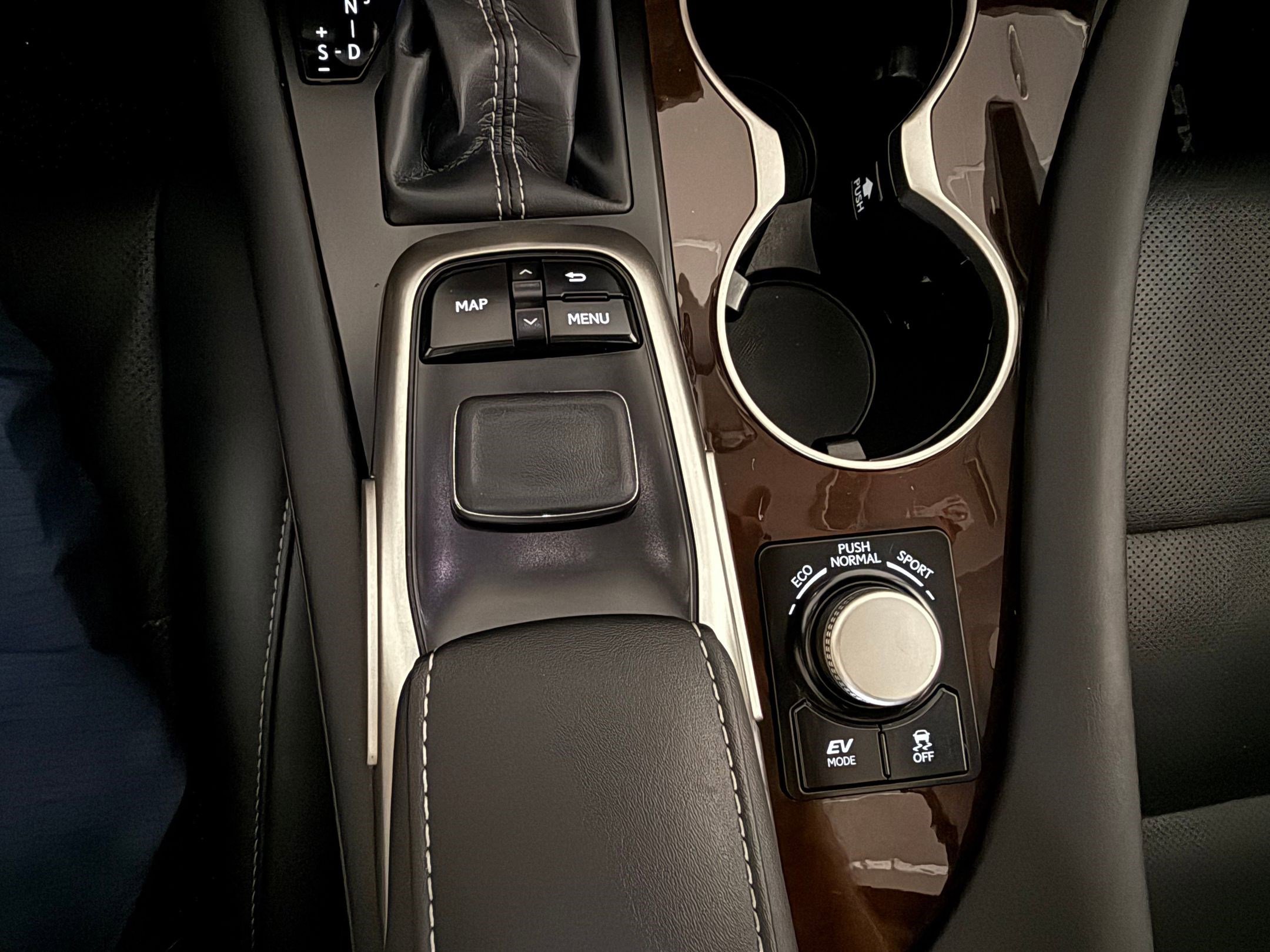 Used 2019 Lexus RX 450h AWD w/ Navigation Package image 30