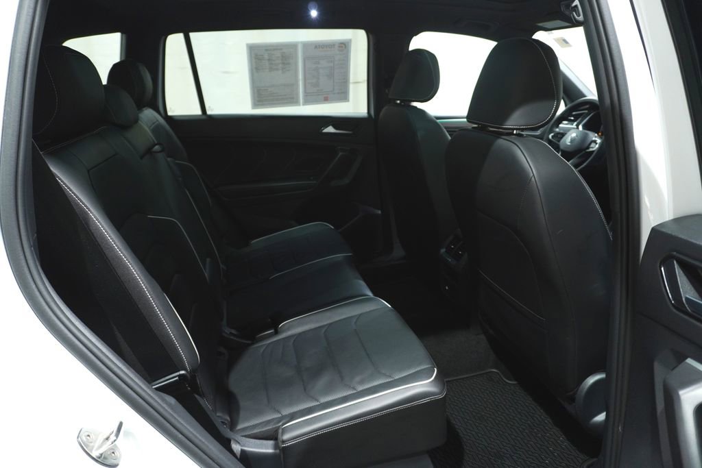 Used 2023 Volkswagen Tiguan SEL R-Line image 14