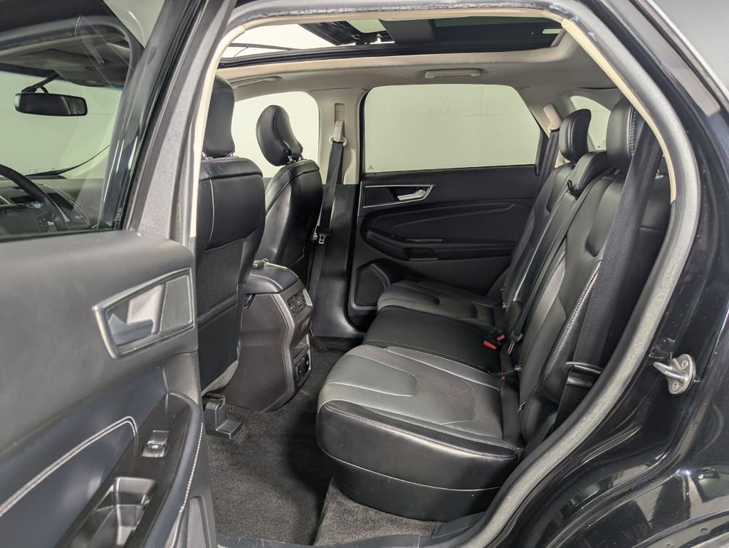Used 2018 Ford Edge Titanium w/ Equipment Group 301A image 22