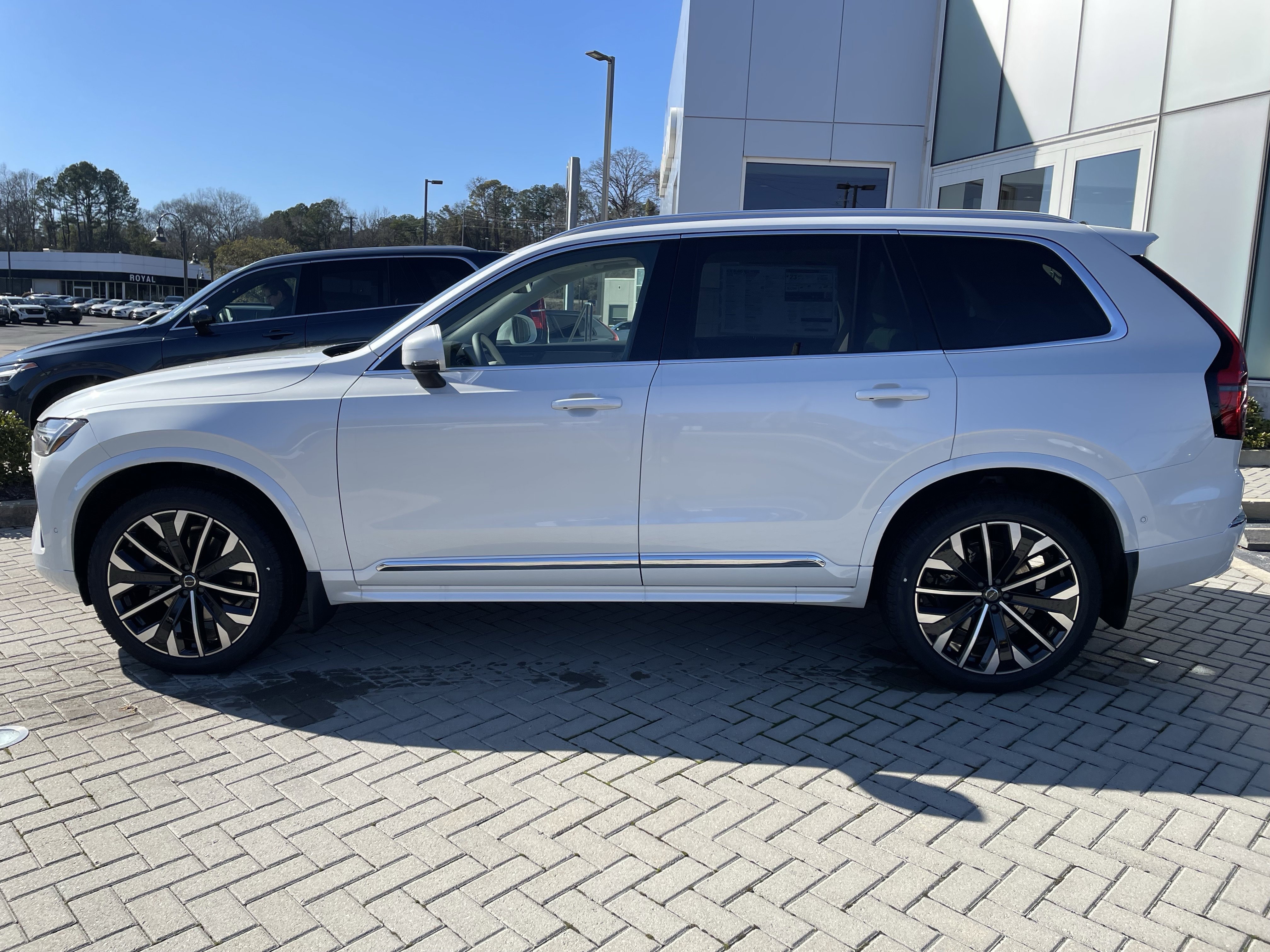 New 2026 Volvo XC90 B6 Ultra w/ Lounge Package image 7