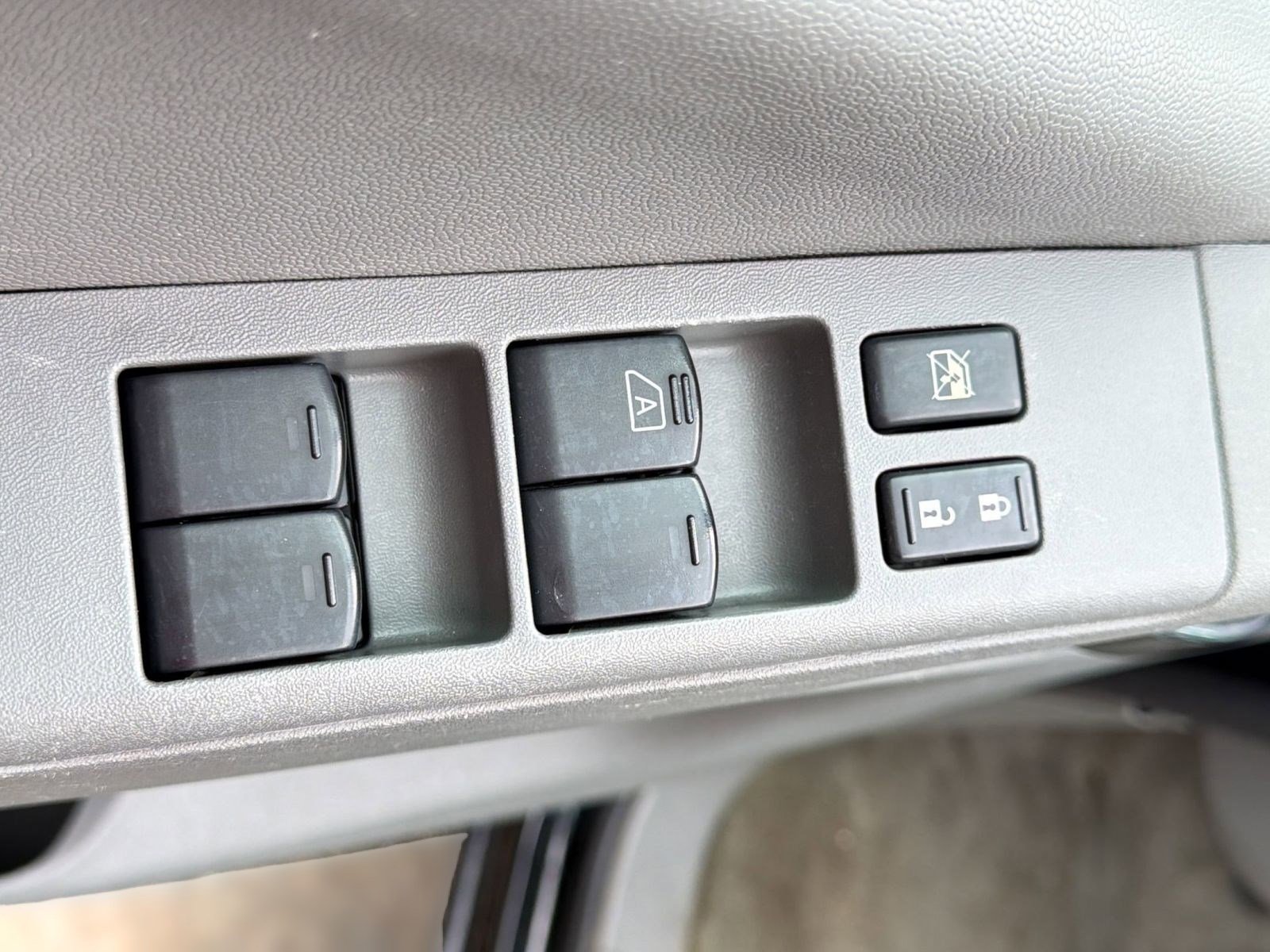 Used 2015 Nissan Frontier SV RWD image 13