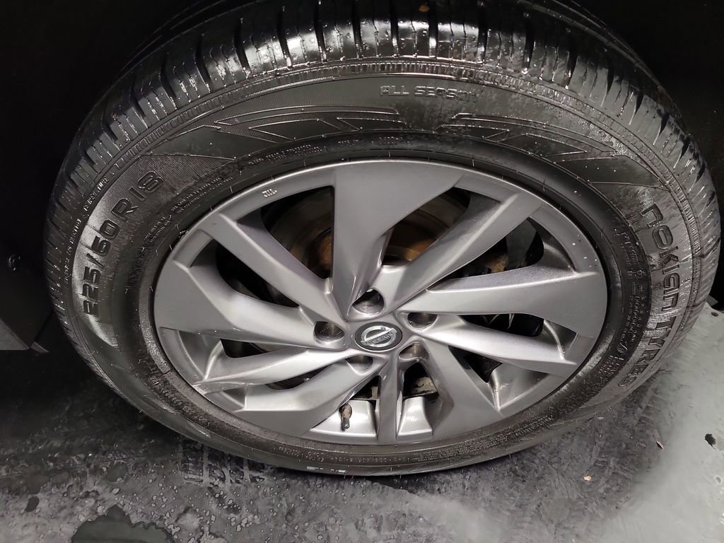 Used 2016 Nissan Rogue SL image 11