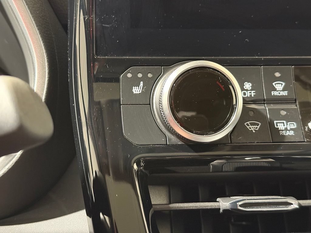 Certified 2025 Toyota Highlander XLE AWD/4WD image 32