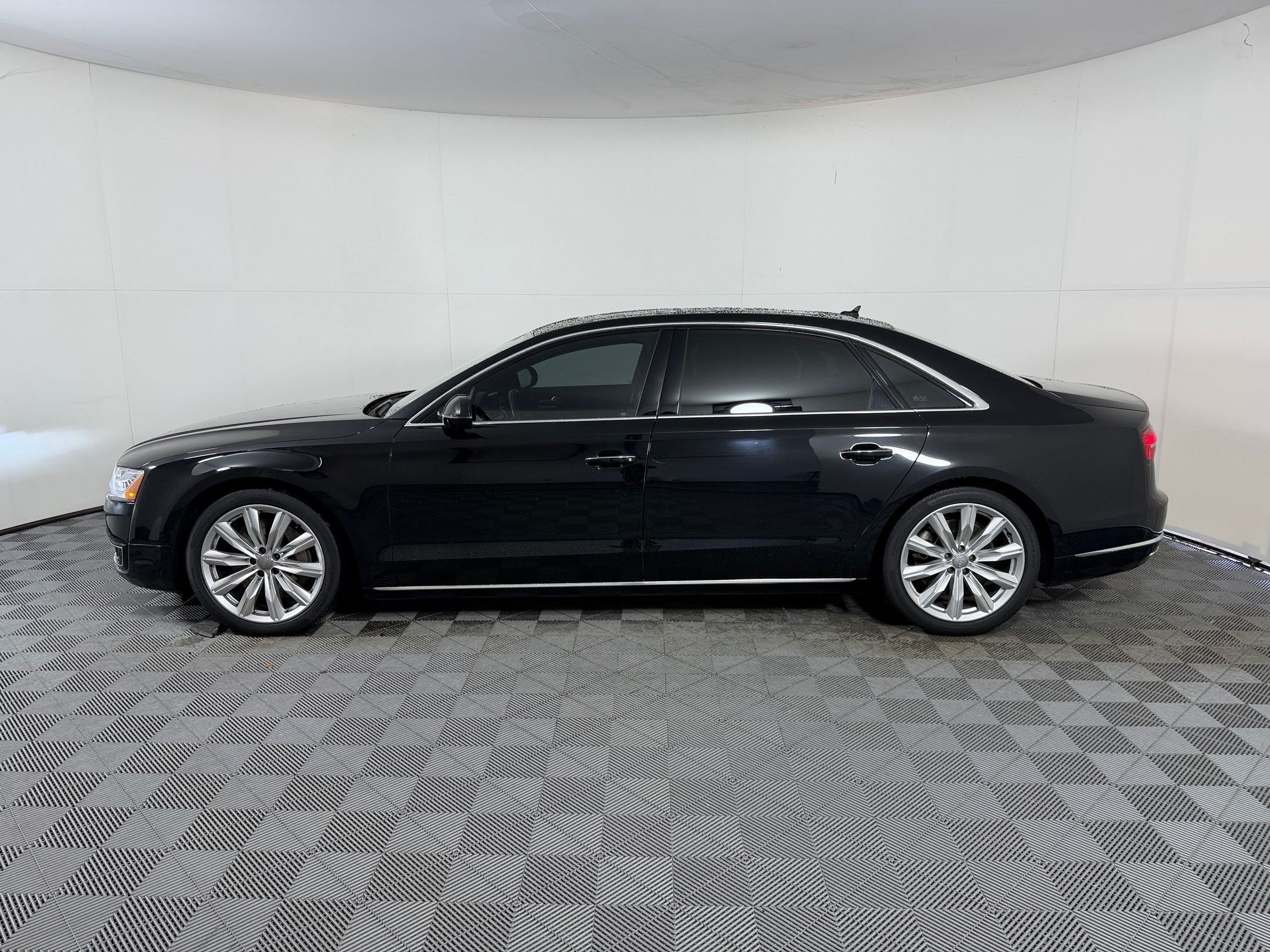 Used 2016 Audi A8 L 3.0T w/ Executive Package AWD/4WD image 2