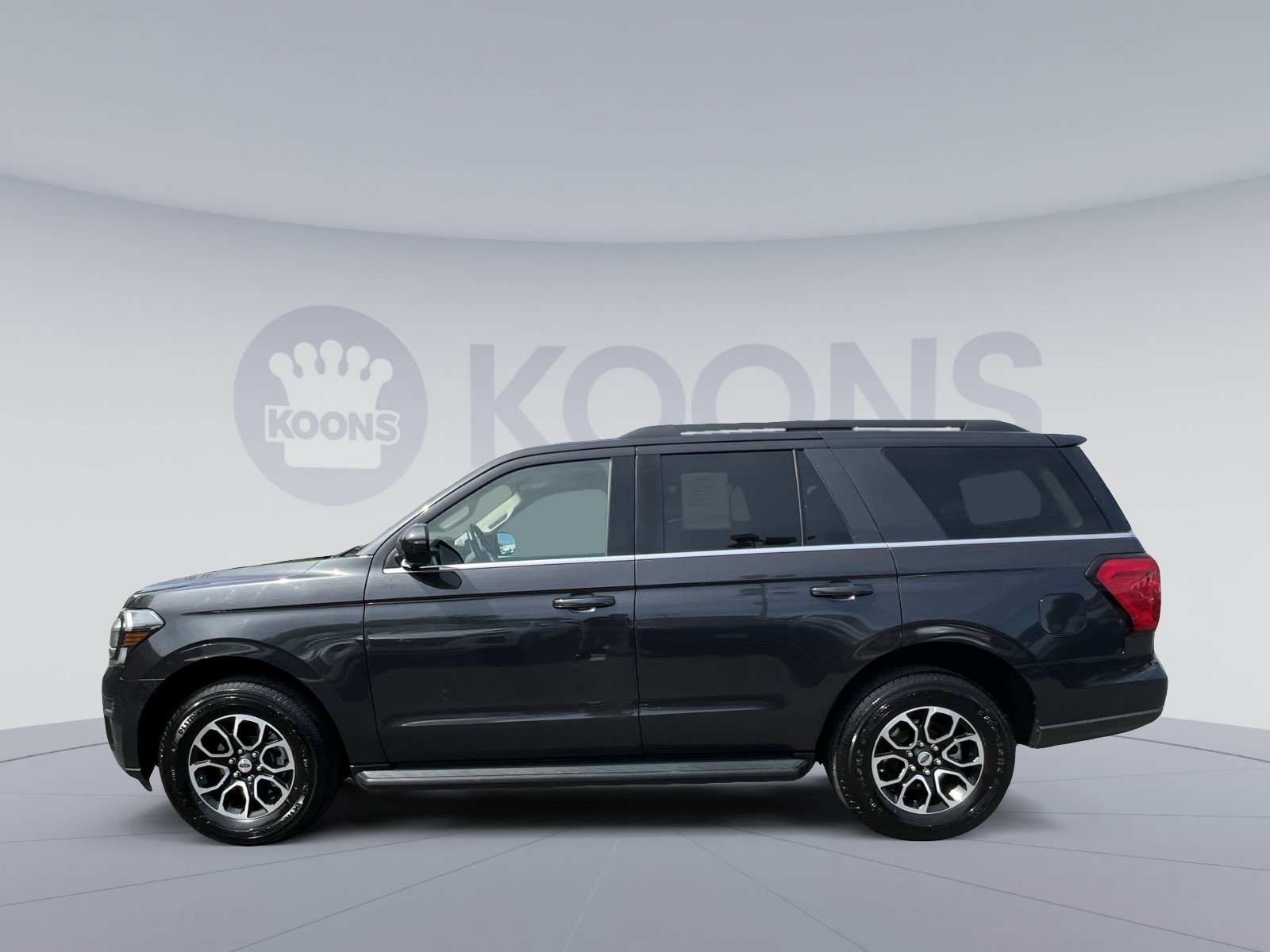 Used 2024 Ford Expedition XLT AWD/4WD image 13