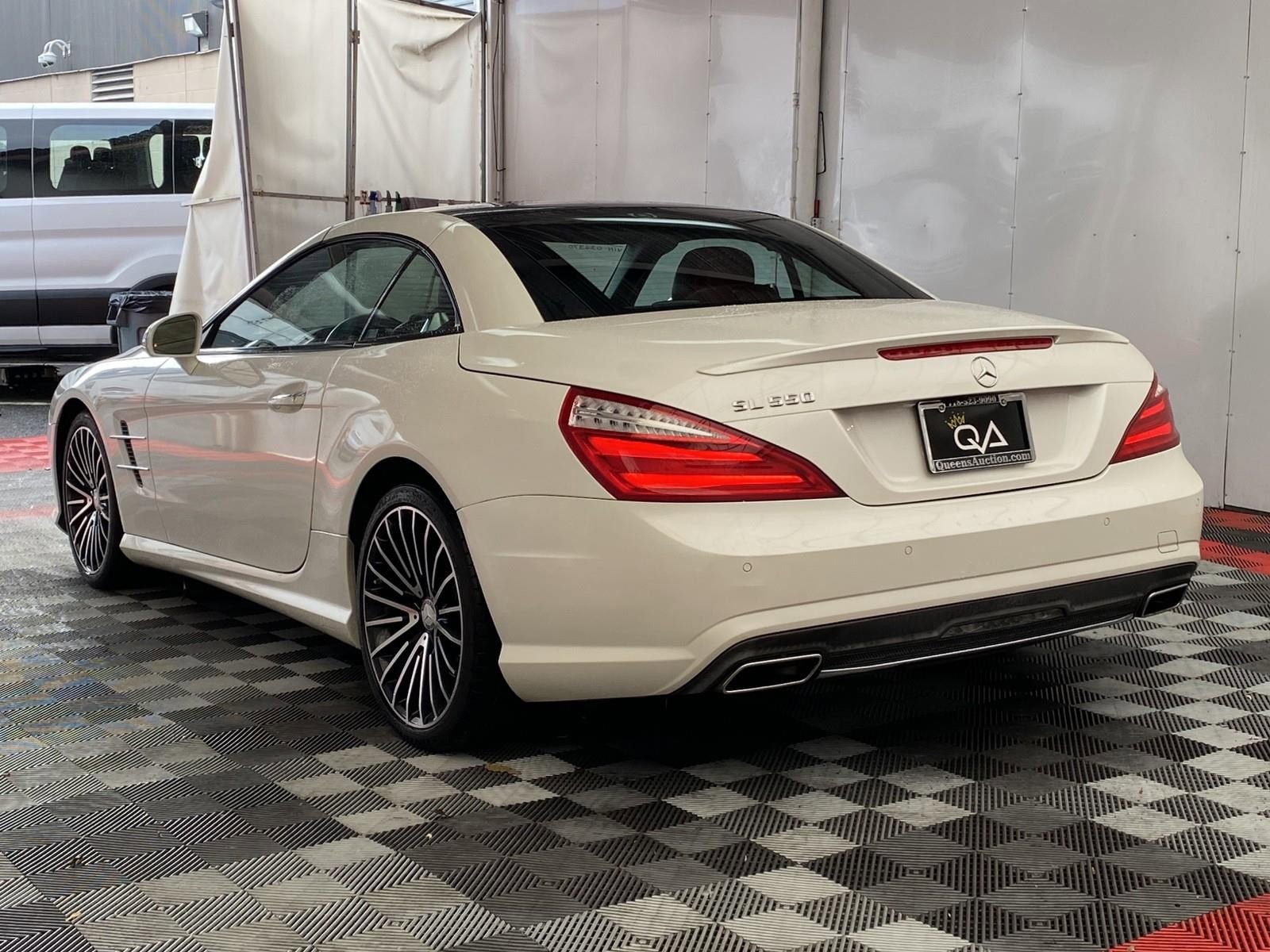 Used 2015 Mercedes-Benz SL 550 image 26