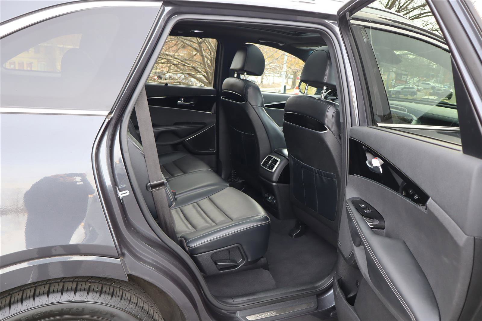 Used 2018 Kia Sorento SX image 33