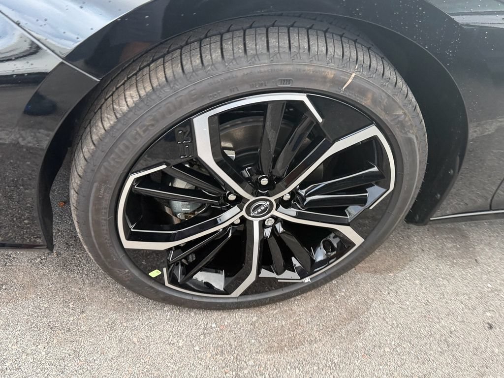 New 2026 Nissan Altima 2.5 SR w/ SR Premium Package FWD image 3