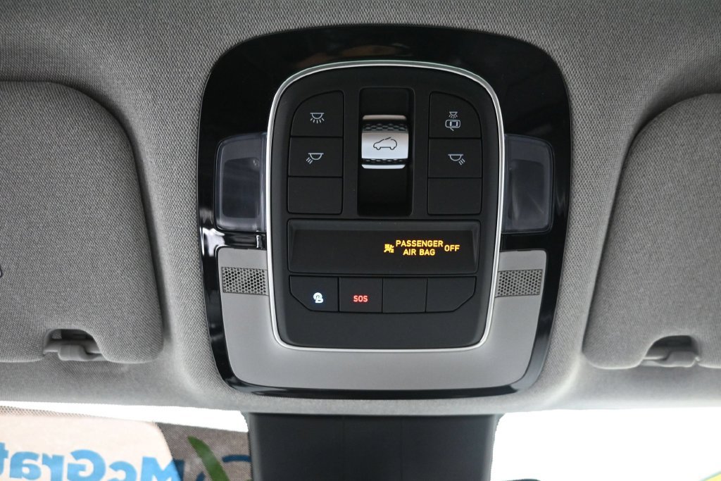 Used 2021 Hyundai Santa Fe Limited AWD/4WD image 21