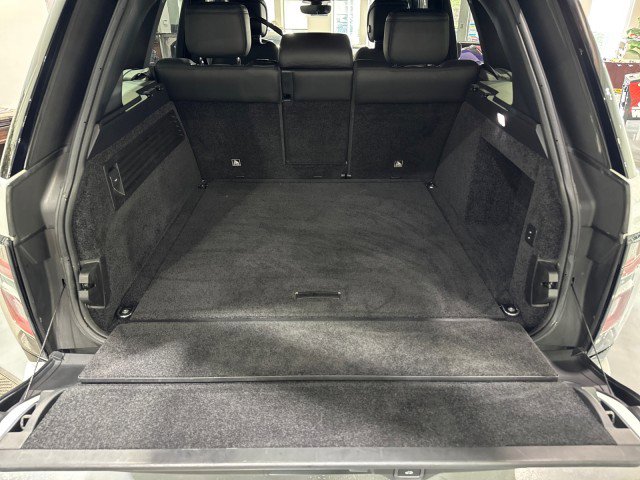 Used 2018 Land Rover Range Rover image 12