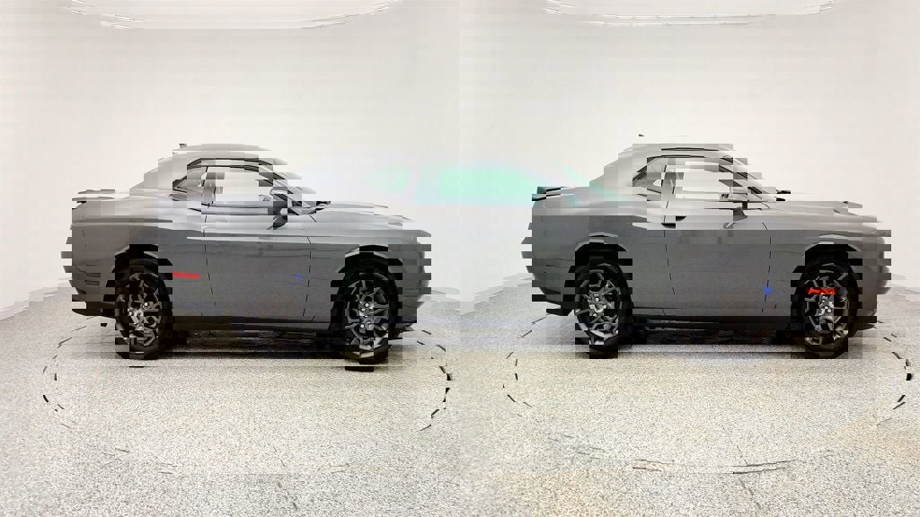 Used 2018 Dodge Challenger GT w/ Driver Convenience Group image 4