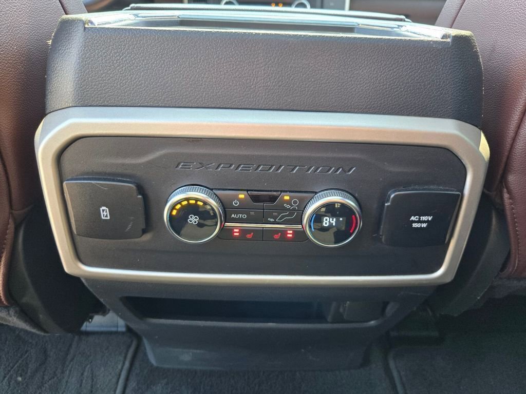 Used 2023 Ford Expedition Limited RWD image 15