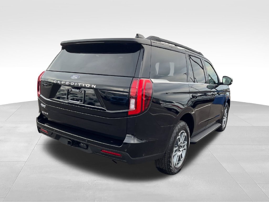Used 2025 Ford Expedition Active AWD/4WD image 5