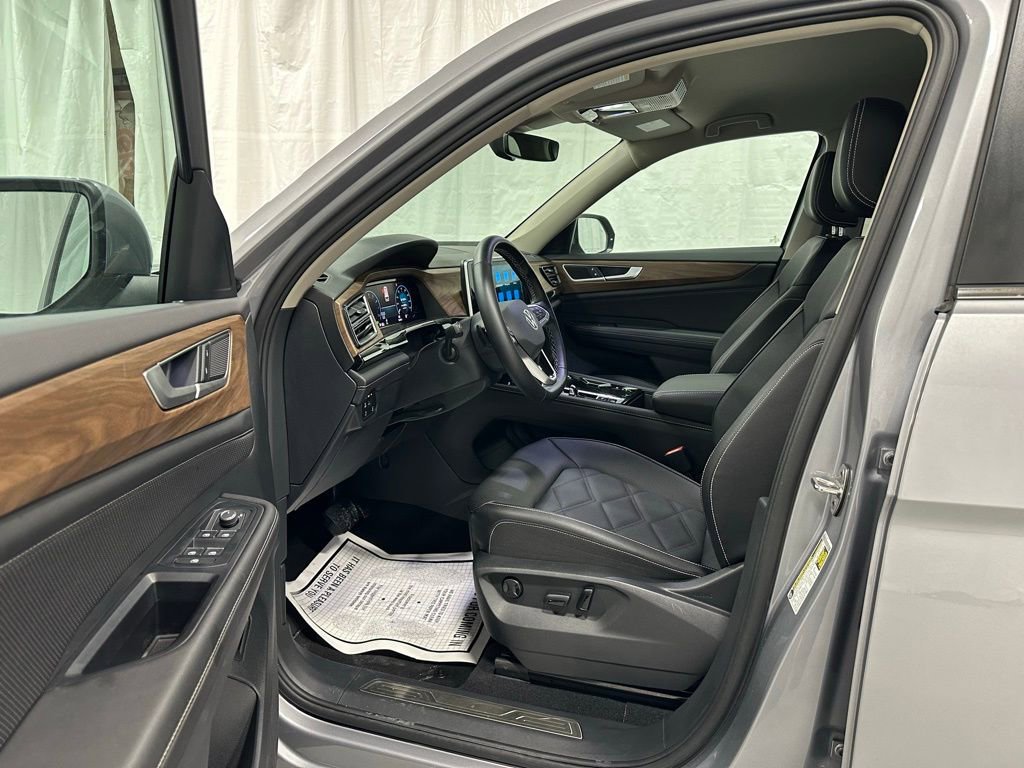 Used 2025 Volkswagen Atlas SE AWD/4WD image 10