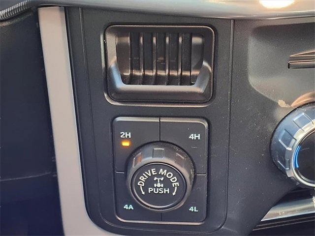 Used 2024 Ford F150 Lariat w/ FX4 Off-Road Package image 17