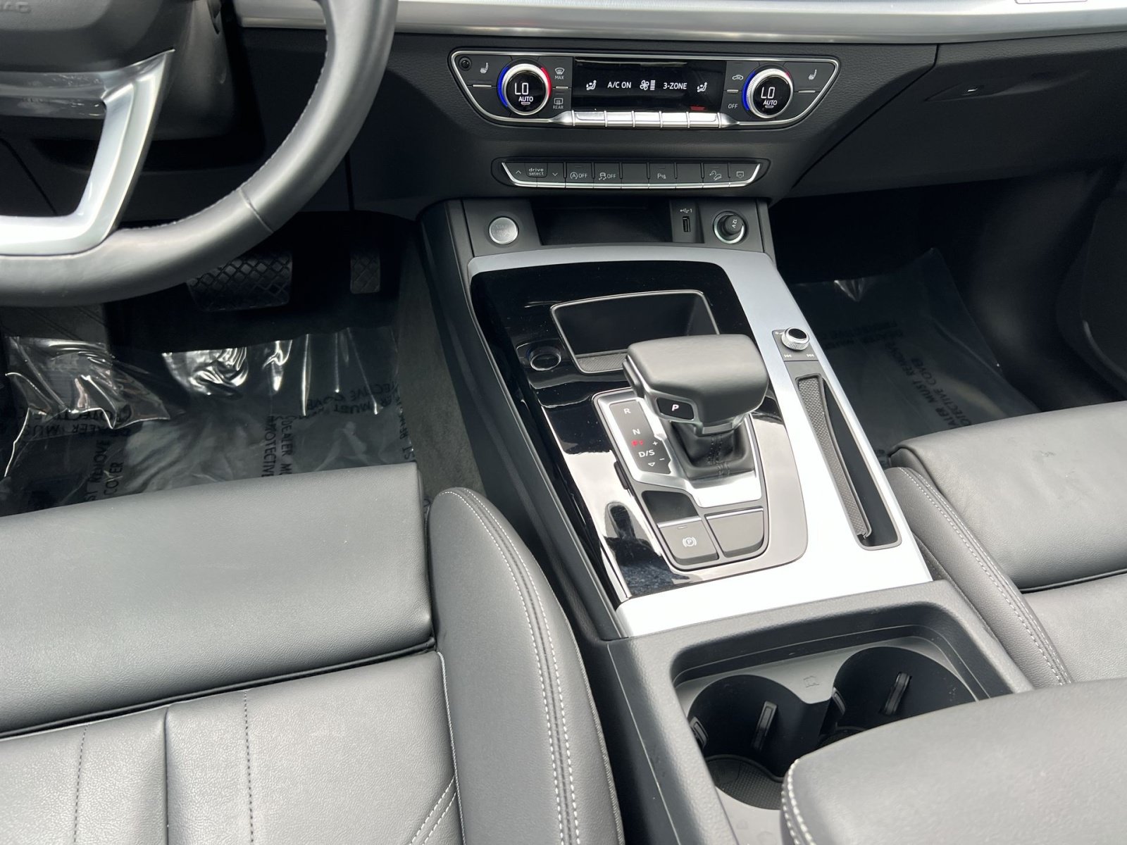 Used 2025 Audi Q5 2.0T Premium w/ Convenience Plus Package AWD/4WD image 22