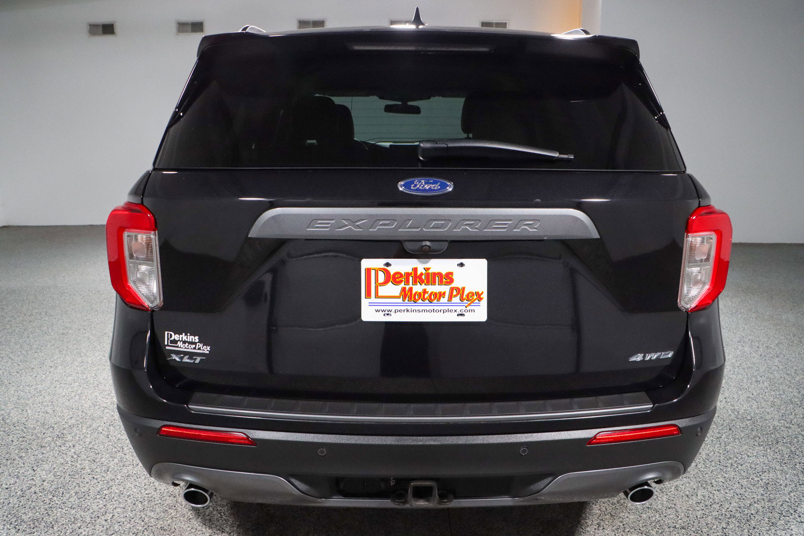 Used 2023 Ford Explorer XLT w/ Equipment Group 202A image 8