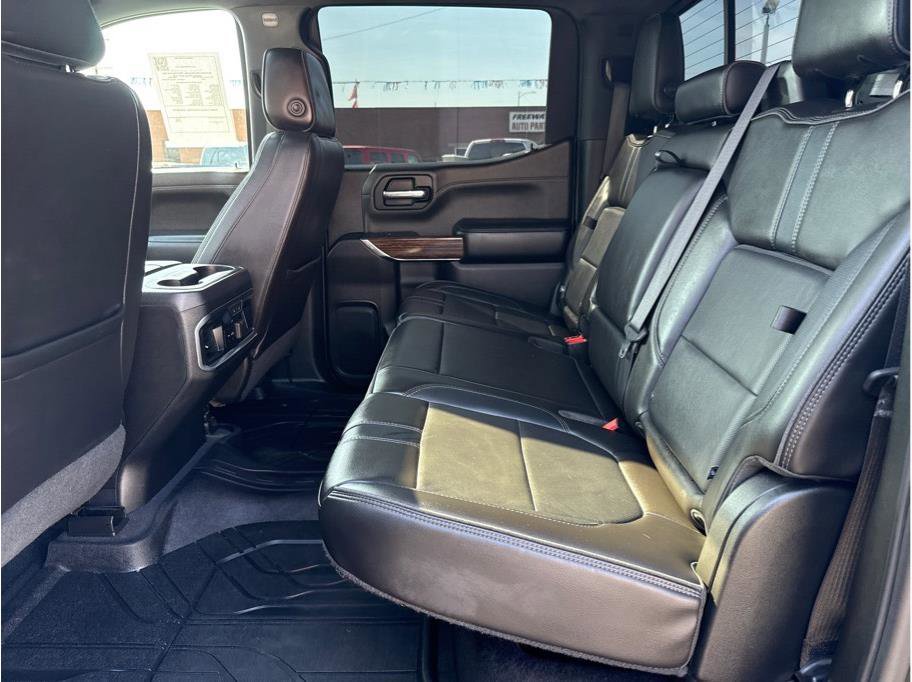 Used 2019 Chevrolet Silverado 1500 High Country w/ Technology Package AWD/4WD image 17