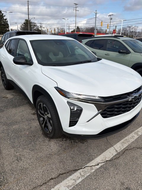 New 2026 Chevrolet Trax RS image 3