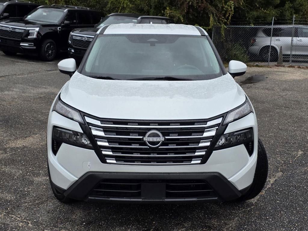 Used 2024 Nissan Rogue SV FWD image 2