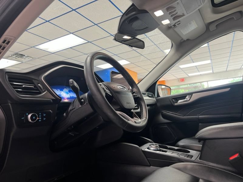 Used 2021 Ford Escape SEL w/ Technology Package AWD/4WD image 21