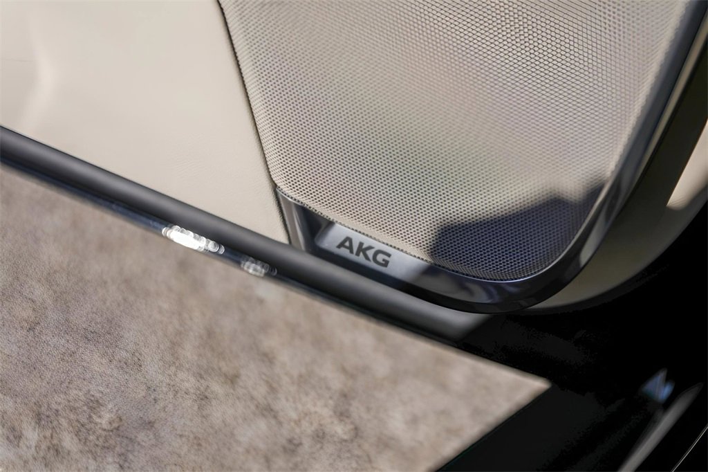 Certified 2024 Cadillac Escalade Premium Luxury Platinum w/ Heavy-Duty Trailer Package image 33