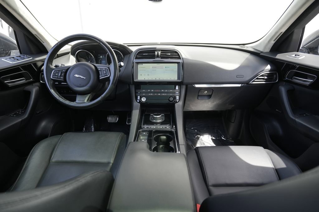 Used 2019 Jaguar F-PACE Premium image 42