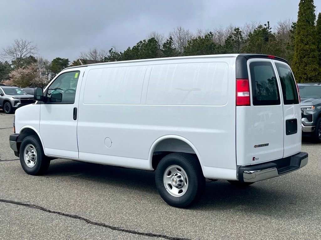 New 2026 Chevrolet Express 2500 RWD image 3