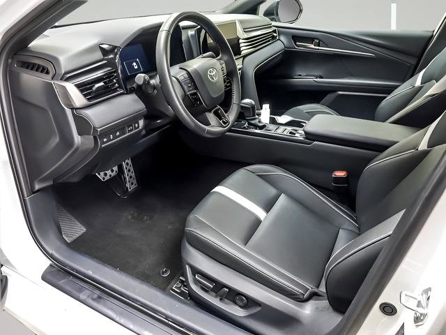 Certified 2025 Toyota Camry SE FWD image 9