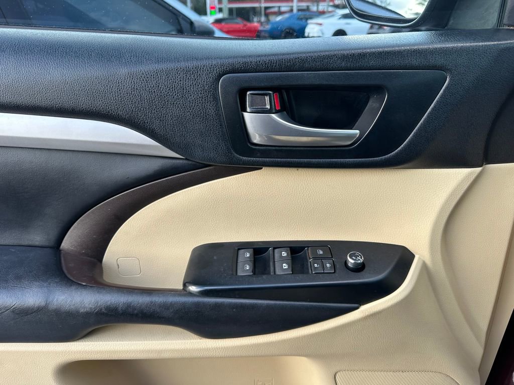 Used 2018 Toyota Highlander XLE image 62