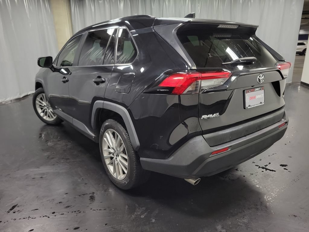 Used 2019 Toyota RAV4 LE FWD image 6
