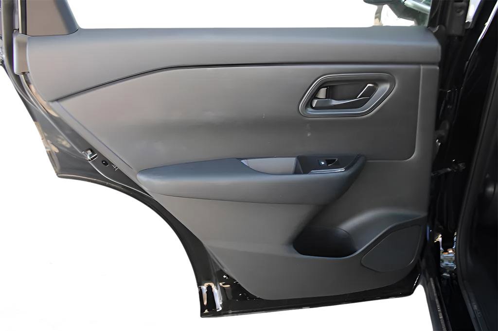 Used 2024 Nissan Rogue S image 13