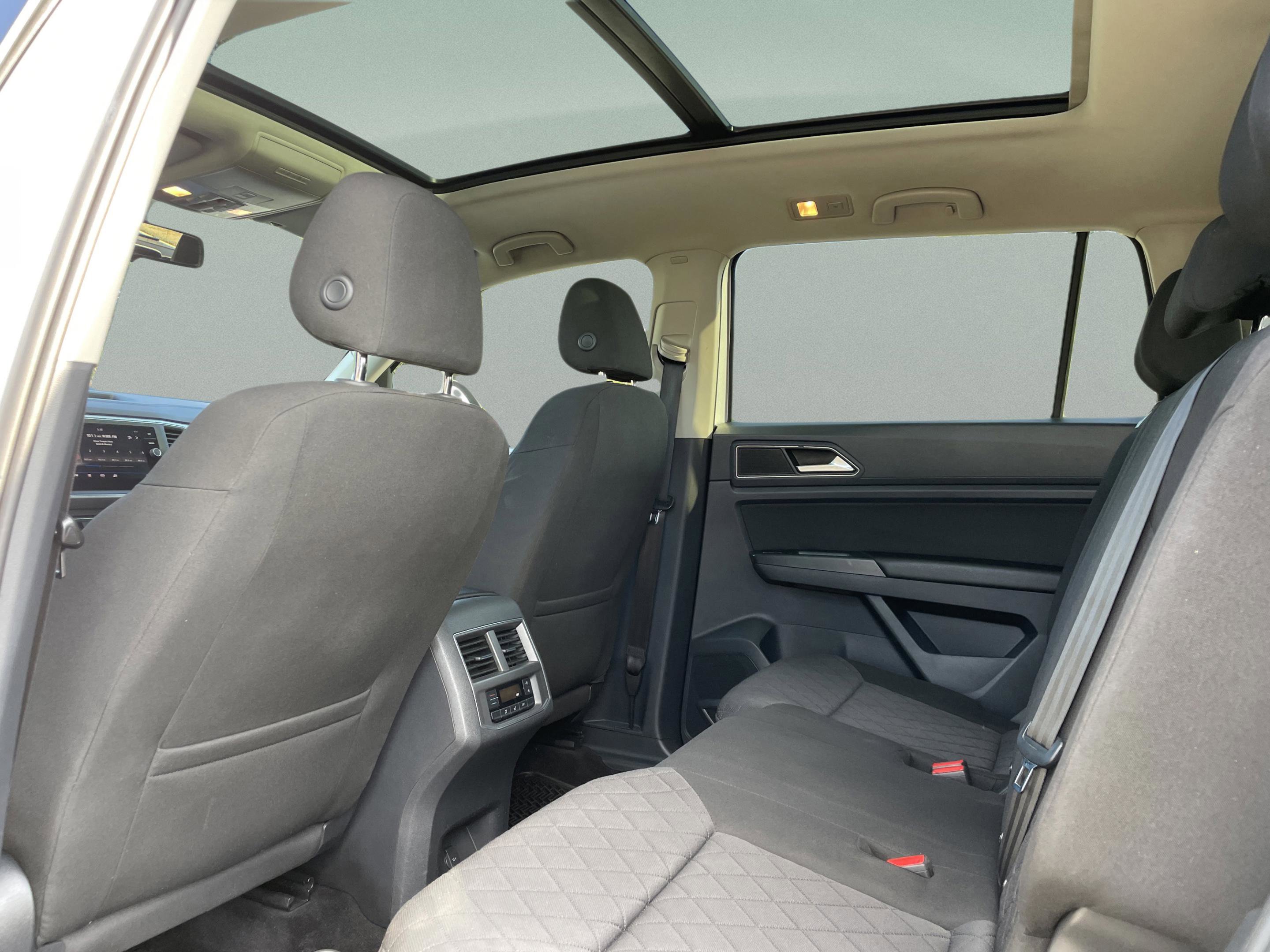 Used 2018 Volkswagen Atlas Launch Edition image 23