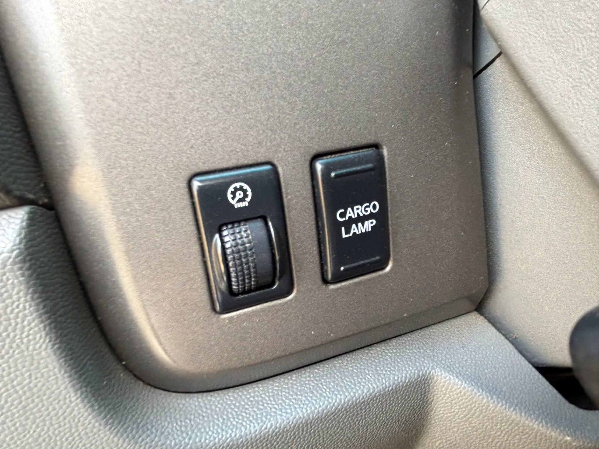 Used 2004 Nissan Titan LE w/ (Tow) Big Tow Pkg AWD/4WD image 10