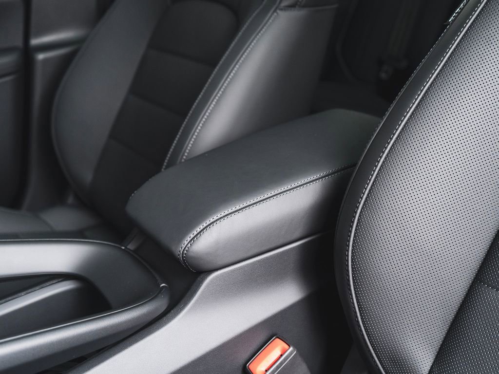 New 2025 Porsche Macan Turbo Electric image 28