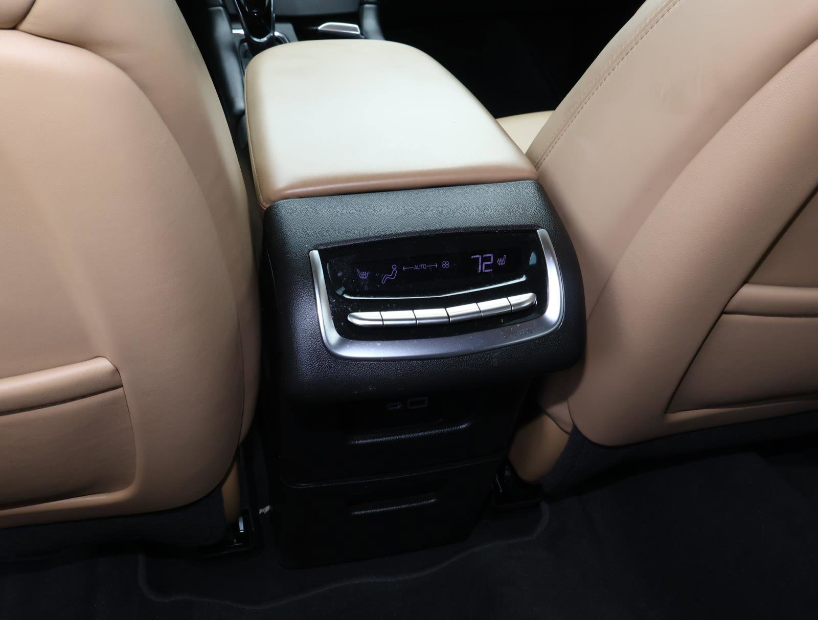 Used 2022 Cadillac XT6 Premium Luxury w/ Platinum Package image 18