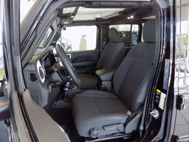 Certified 2024 Jeep Wrangler Unlimited Sahara w/ Technology Group AWD/4WD image 20