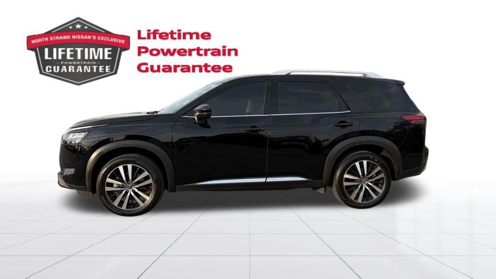 Certified 2025 Nissan Pathfinder Platinum AWD/4WD image 2