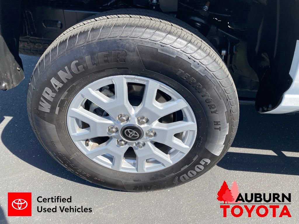 Certified 2025 Toyota Tacoma SR5 w/ SR5 Upgrade Package AWD/4WD image 10