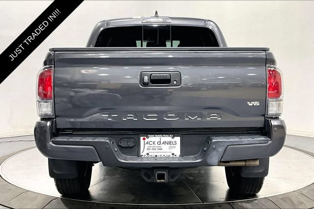 Used 2021 Toyota Tacoma TRD Off-Road w/ Technology Package AWD/4WD image 3