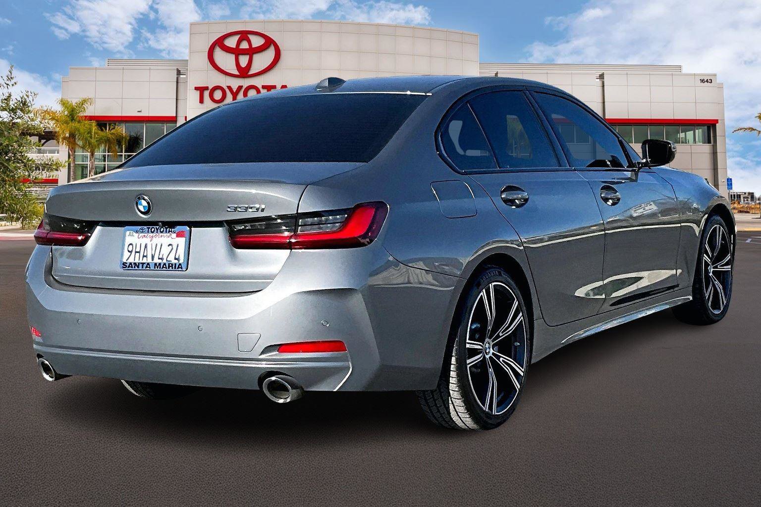 Used 2023 BMW 330i Sedan w/ Convenience Package image 12