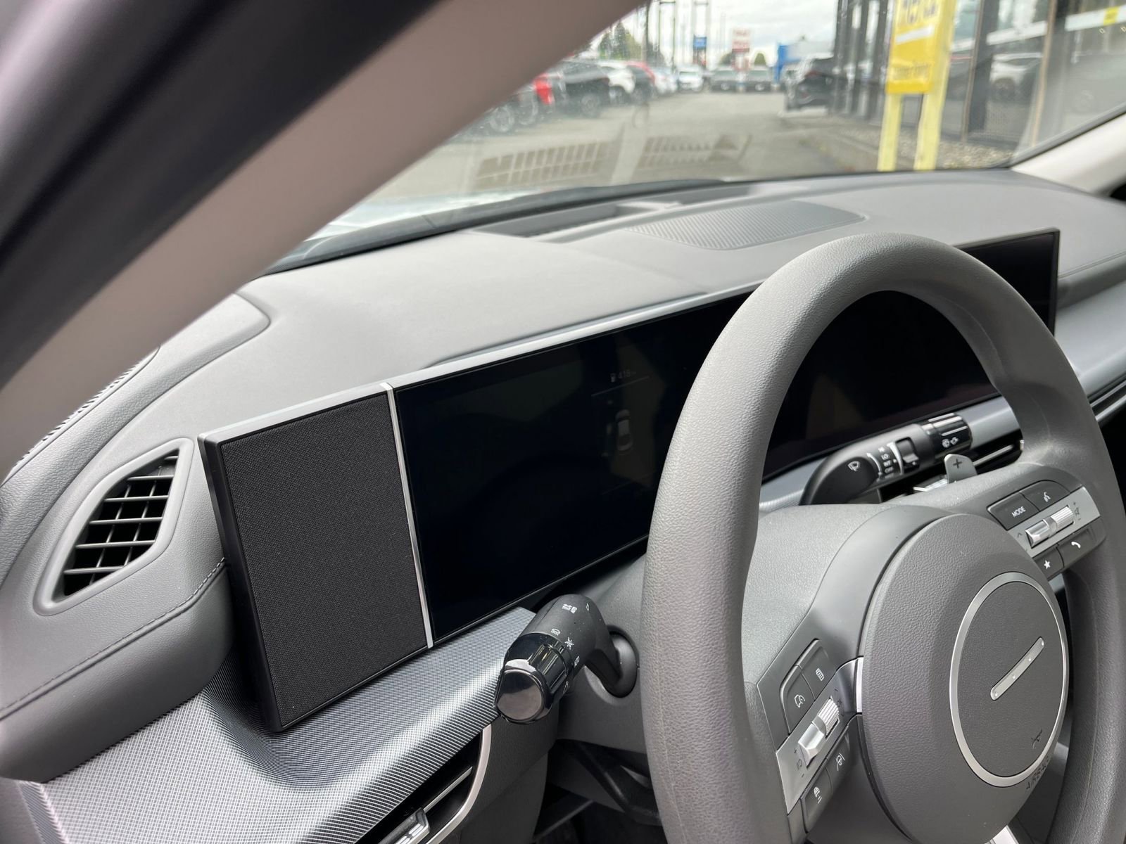 Used 2025 Hyundai Sonata SEL FWD image 35