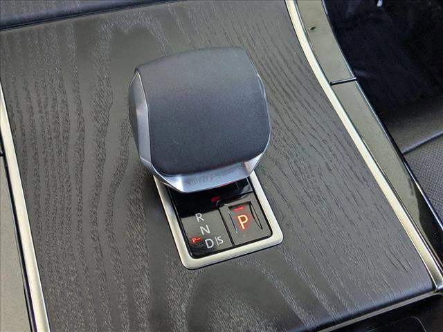 Used 2025 Land Rover Range Rover Evoque S image 12