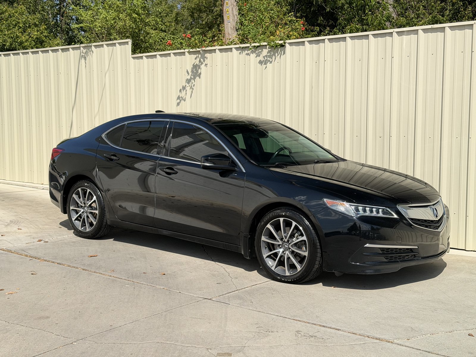 Used 2015 Acura TLX w/ Technology Package FWD image 3