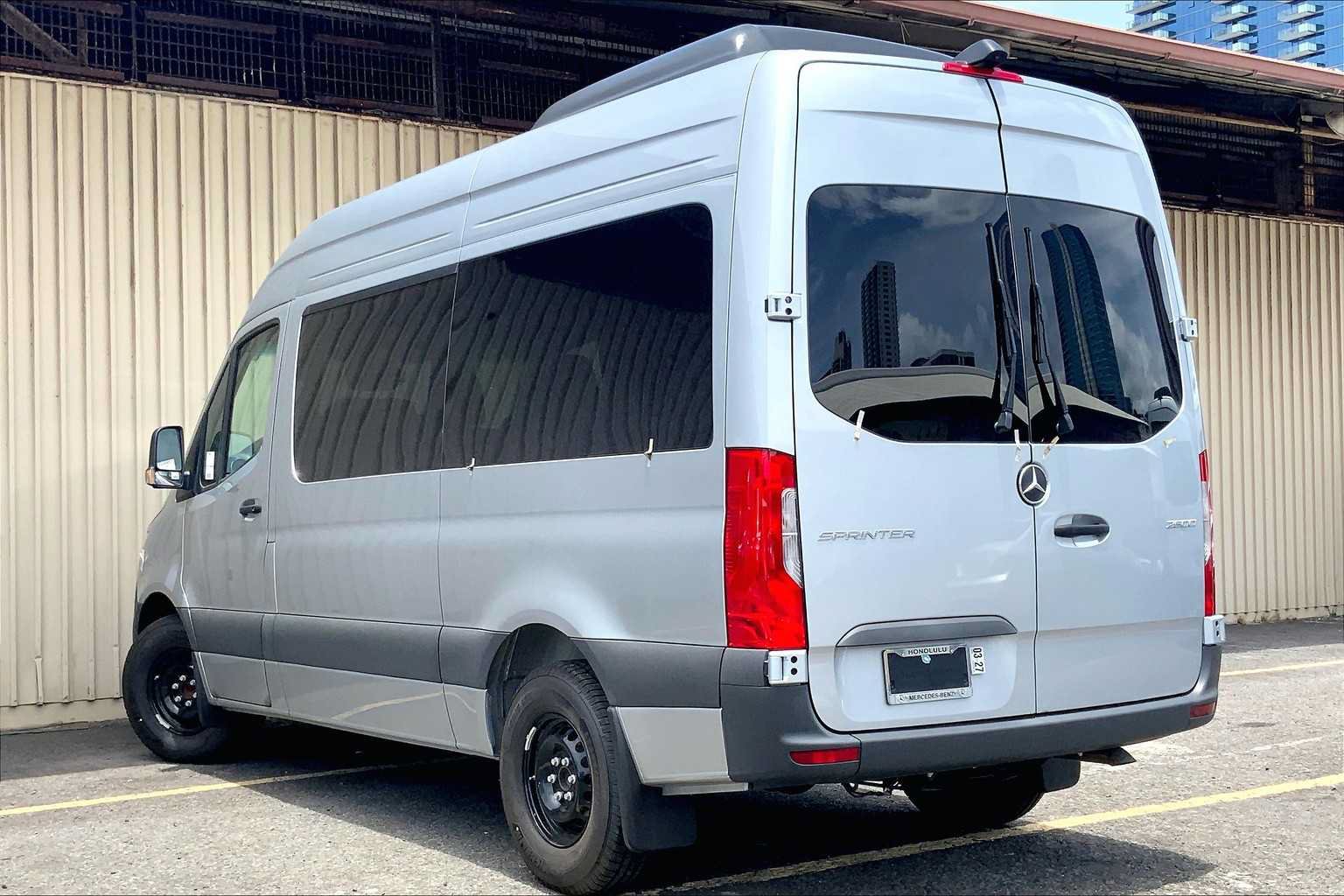 Used 2025 Mercedes-Benz Sprinter 2500 image 4